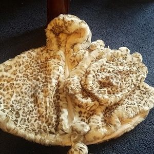 Cheetah faux fur poncho w matching boot covers